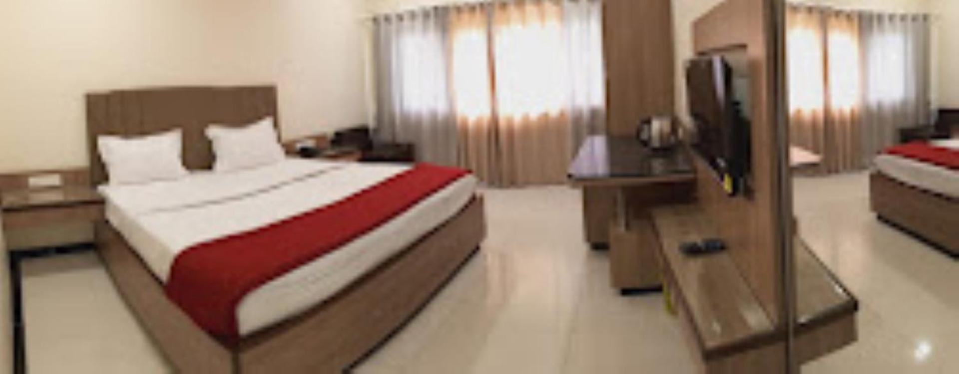 Hotel Pritam Park, Jalgaon, Maharashtra Exterior foto